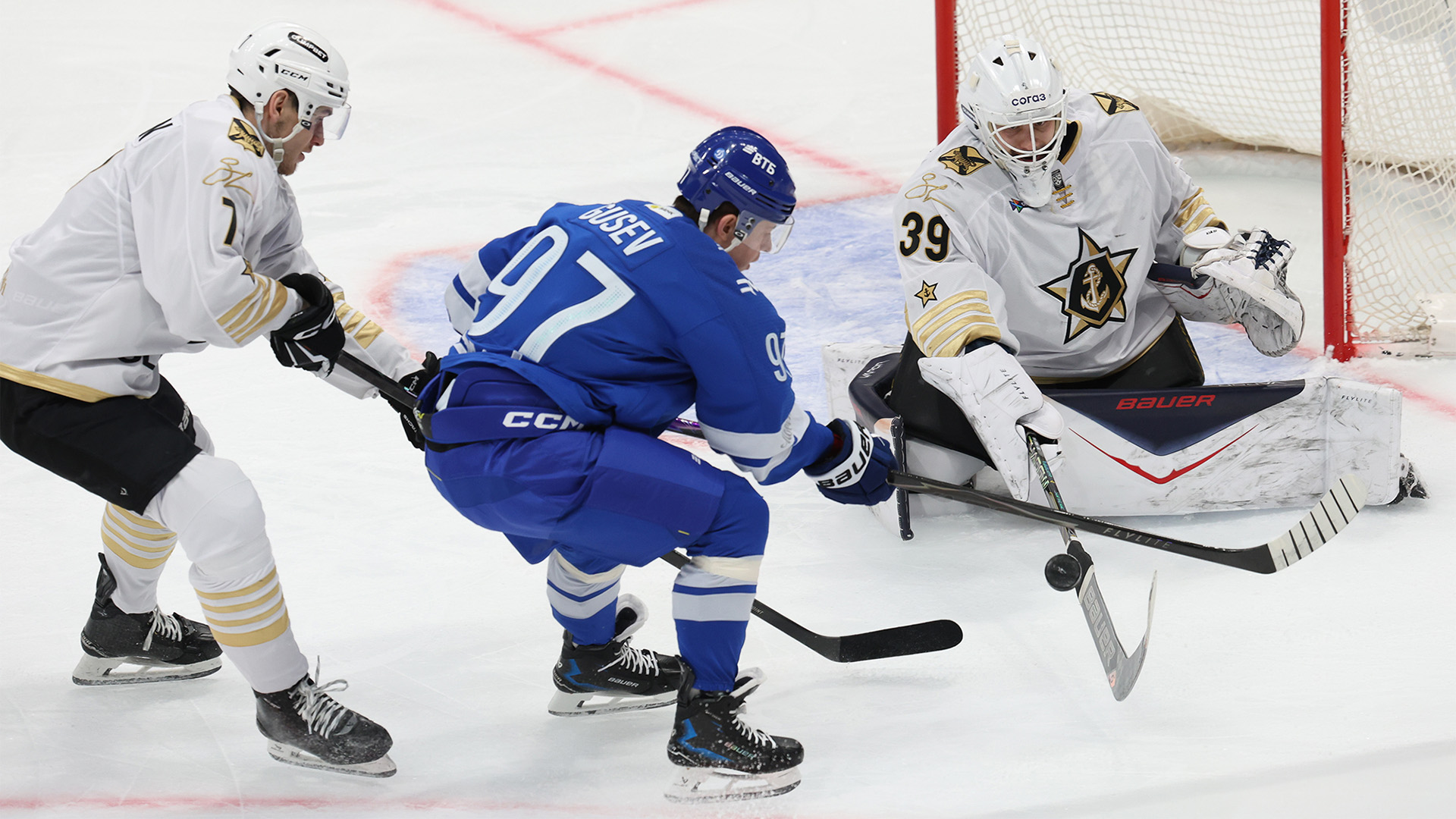 Неожиданная подножка. «Динамо» уступает «Адмиралу»