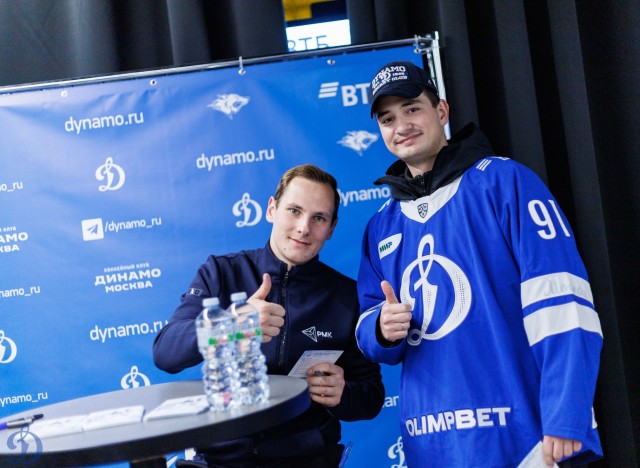 01.11.2025. Автограф-сессия Никиты Иванова и Егора Ахманаева