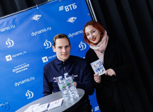 01.11.2025. Автограф-сессия Никиты Иванова и Егора Ахманаева