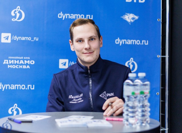 01.11.2025. Автограф-сессия Никиты Иванова и Егора Ахманаева