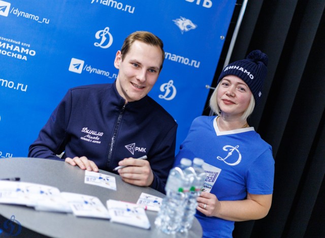 01.11.2025. Автограф-сессия Никиты Иванова и Егора Ахманаева