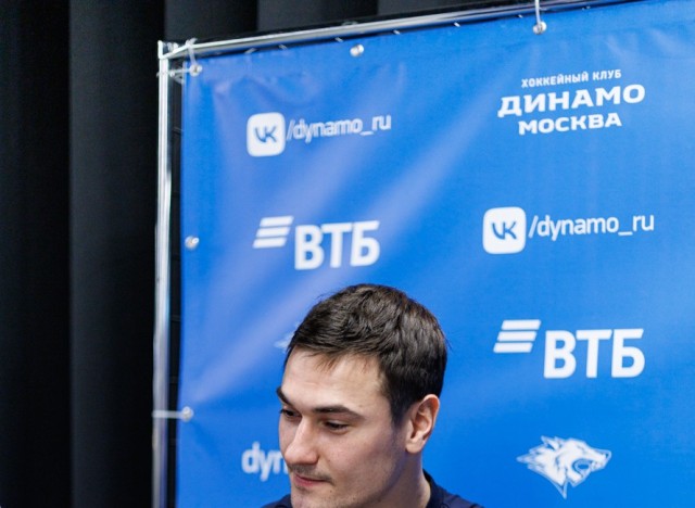 01.11.2025. Автограф-сессия Никиты Иванова и Егора Ахманаева