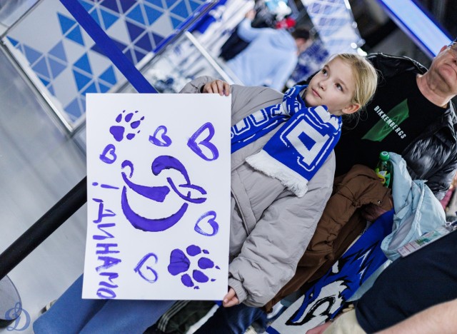 01.11.2025. Автограф-сессия Никиты Иванова и Егора Ахманаева