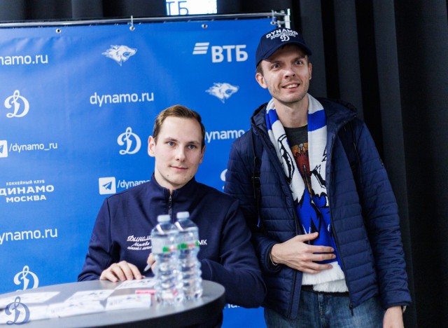 01.11.2025. Автограф-сессия Никиты Иванова и Егора Ахманаева