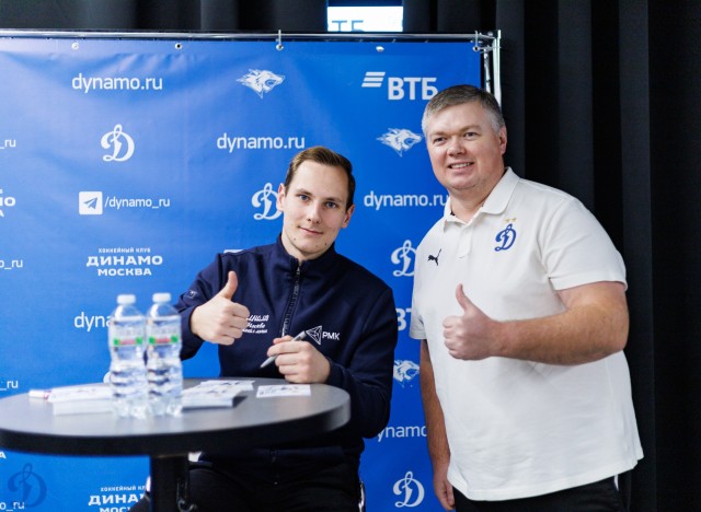 01.11.2025. Автограф-сессия Никиты Иванова и Егора Ахманаева