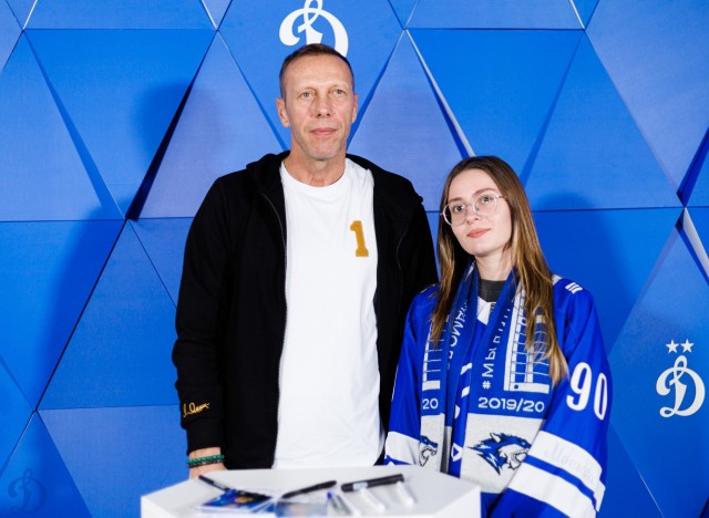 08.11.2025 Автограф-сессия Романа Березовского