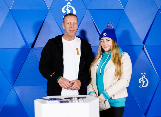 08.11.2025 Автограф-сессия Романа Березовского