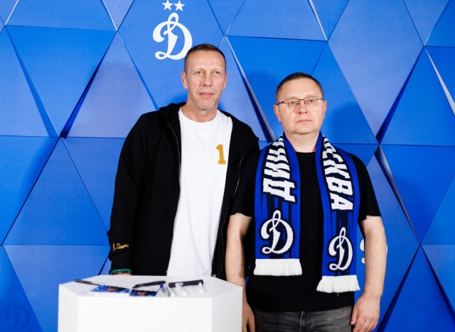 08.11.2025 Автограф-сессия Романа Березовского