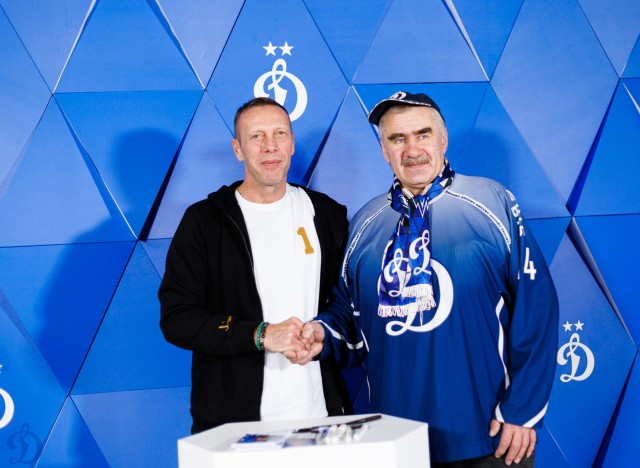 08.11.2025 Автограф-сессия Романа Березовского