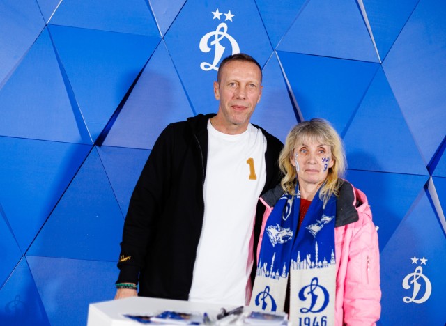 08.11.2025 Автограф-сессия Романа Березовского