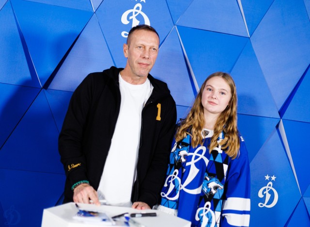 08.11.2025 Автограф-сессия Романа Березовского