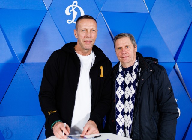 08.11.2025 Автограф-сессия Романа Березовского