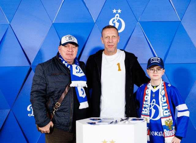 08.11.2025 Автограф-сессия Романа Березовского