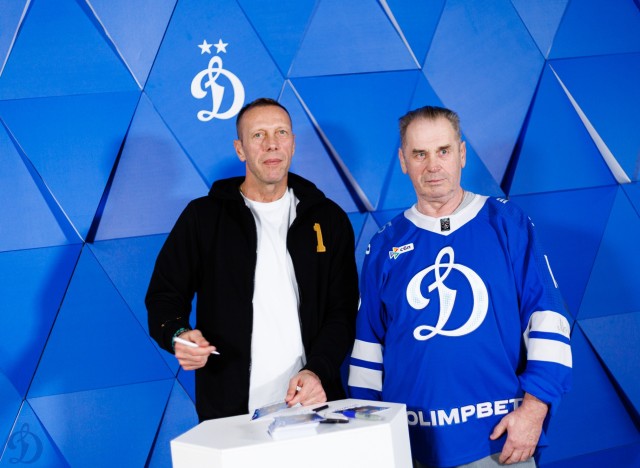 08.11.2025 Автограф-сессия Романа Березовского