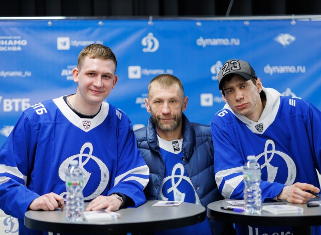 09.03.2026 Автограф-сессия Ильи Лейбина и Максима Пушненкова