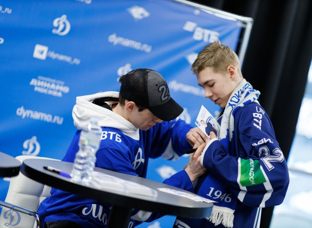 09.03.2026 Автограф-сессия Ильи Лейбина и Максима Пушненкова