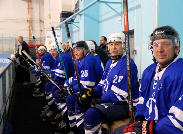 Открытие памятного монумента В.С.Мышкину и матч ветеранов