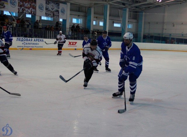 Открытие памятного монумента В.С.Мышкину и матч ветеранов