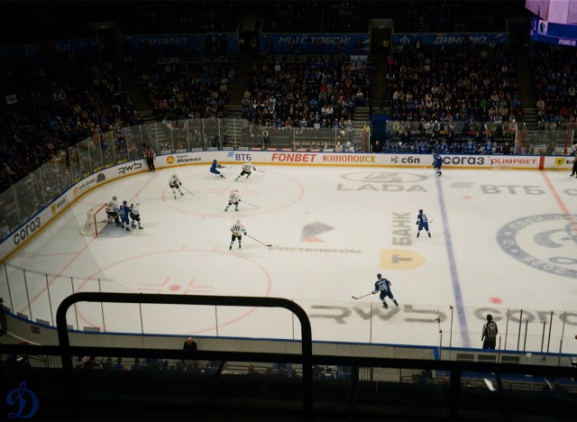 1/8 плей-офф Кубка Гагарина. «Динамо-Минск» — «Динамо» Москва в пленочных кадрах