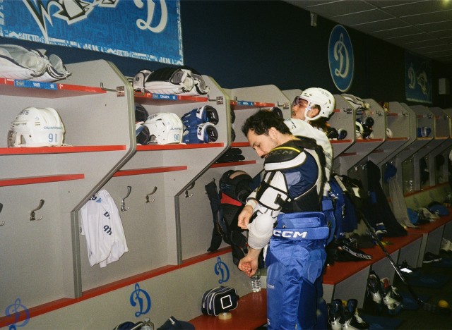 1/8 плей-офф Кубка Гагарина. «Динамо-Минск» — «Динамо» Москва в пленочных кадрах